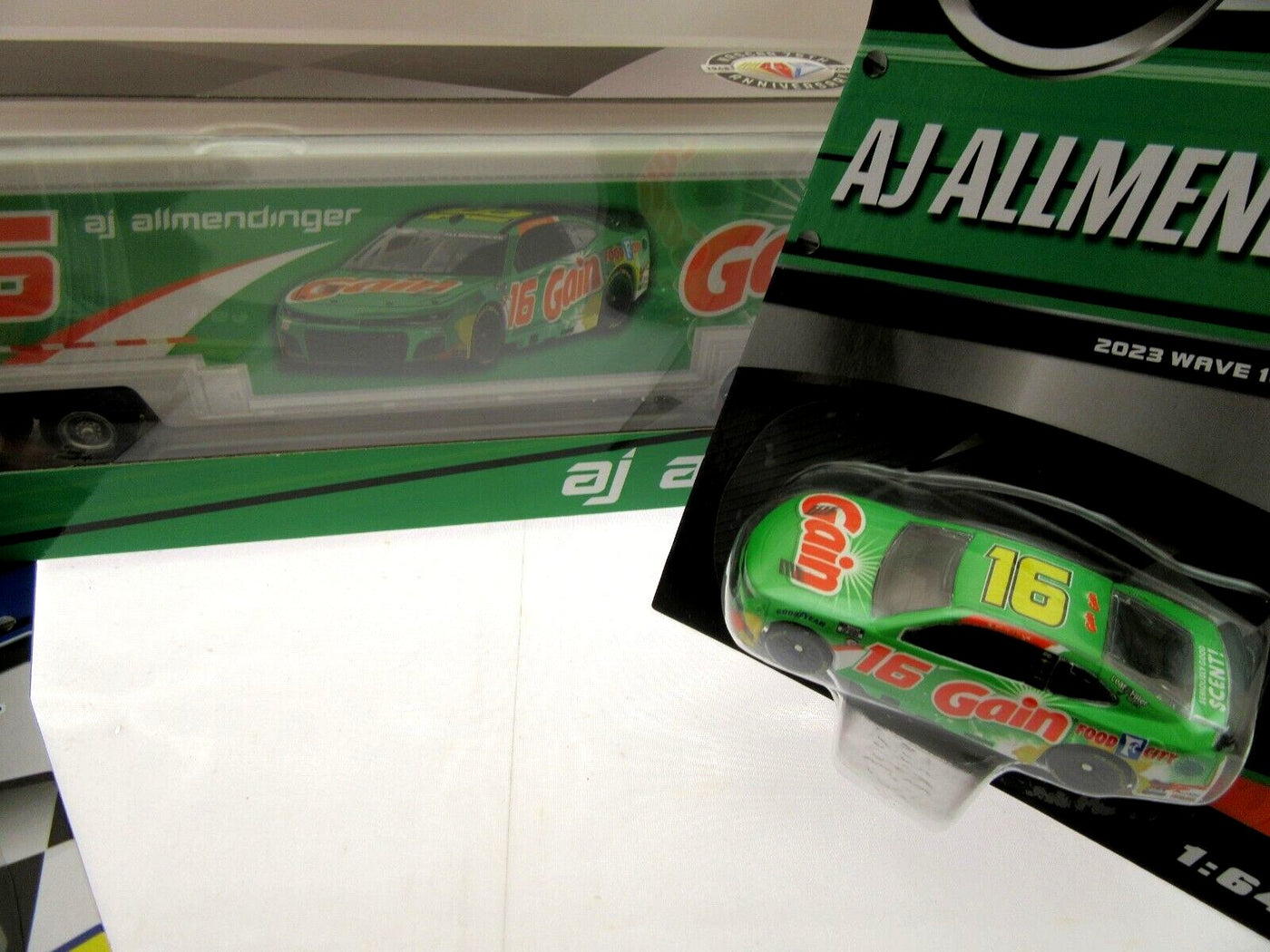 Tide & Gain Rig & Cars Justin Haley & AJ Allmendinger NASCAR  Die Cast 1:64