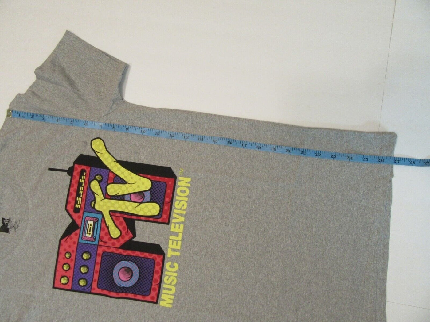 MTV ~ Music Television Medium Gray T-Shirt  Boom Box ~ Size M ~ T Shirt