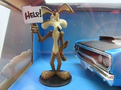 Wile E. Coyote & 1970 Plymouth Road Runner ~ Die Cast ~ Looney Tunes ~ 1:24