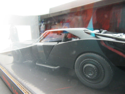 Batman & Batmobile ~ The Batman ~  2022 ~ Die Cast Car ~ 1:24