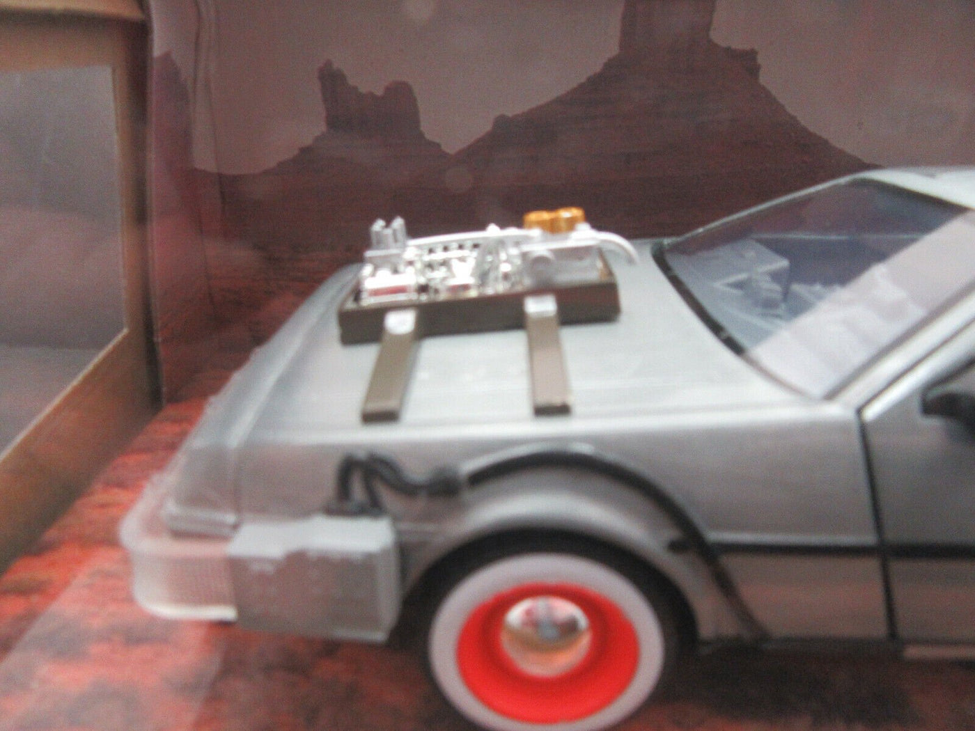 Back to the Future 3 ~ DeLorean Time Machine ~ Metals Die Cast Car ~ 1:24 BB
