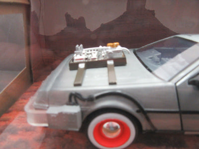 Back to the Future 3 ~ DeLorean Time Machine ~ Metals Die Cast Car ~ 1:24 BB