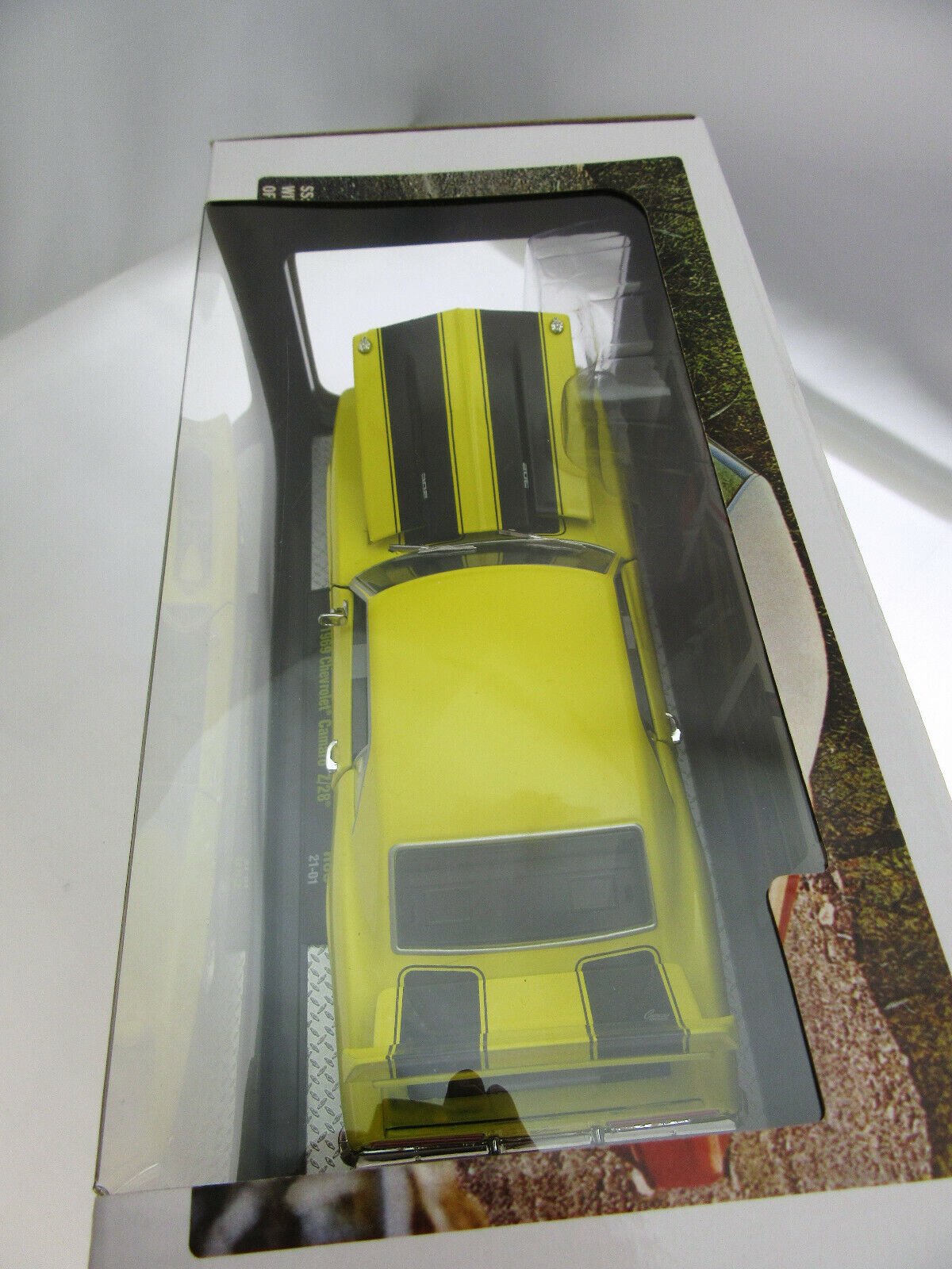 1969 Chevrolet Camaro Z/28 ~ Yellow ~ Die Cast Car ~ M2 Machines ~ 1:24