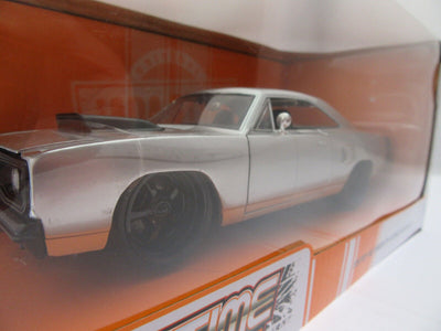 1970 Plymouth Road Runner ~ Die Cast Car ~ Bigtime Muscle ~ Silver ~ 1:24