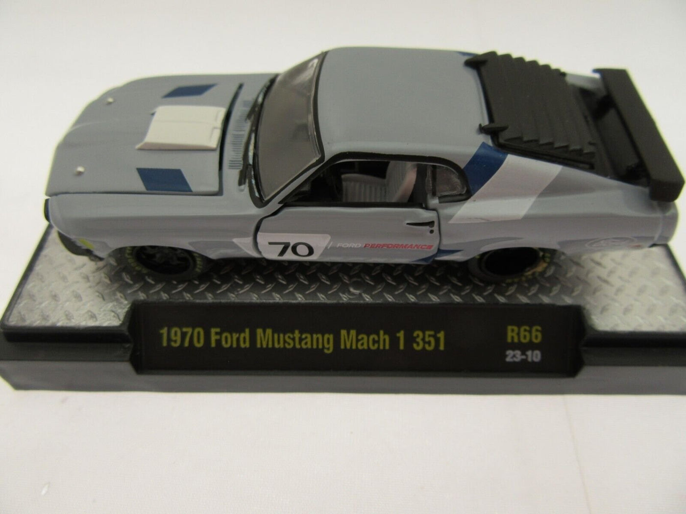 1970 Ford Mustang Mach 1 ~ M2 Details ~ 1:60 scale ~ Die Cast Car