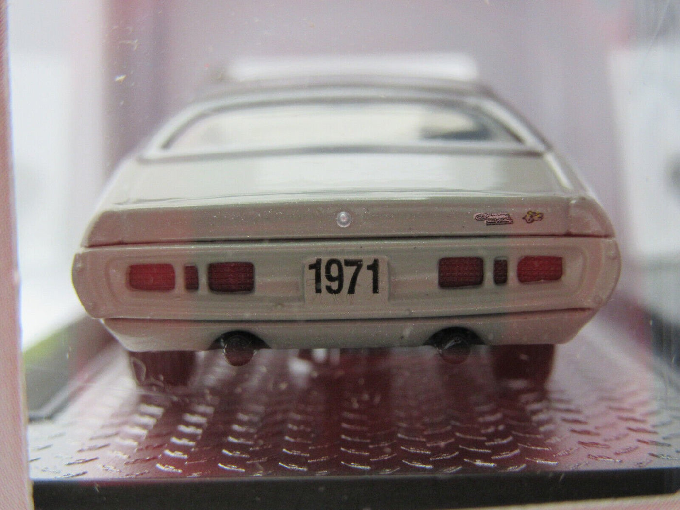 M2 Details ~ 1971 Dodge Charger Super Bee ~ Die Cast Car