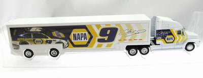 NAPA ~ Chase Elliott 9 ~ Rig & Car ~ NASCAR Authentics ~ Die Cast 1:64 Scale