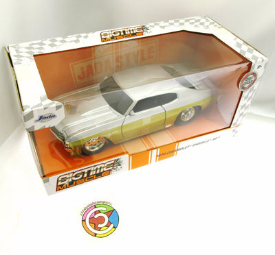 1971 Chevrolet Chevelle SS ~ Die Cast Car ~  Silver & Gold ~ 1:24 scale
