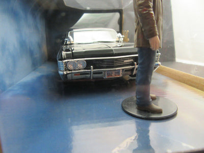 Dean Winchester & 1967 Chevy Impala SS Sedan ~ Die Cast ~ Supernatural ~ 1:24