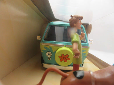 The Mystery Machine w/ Shaggy & Scooby-Doo ~ Die Cast ~ 1:24 scale