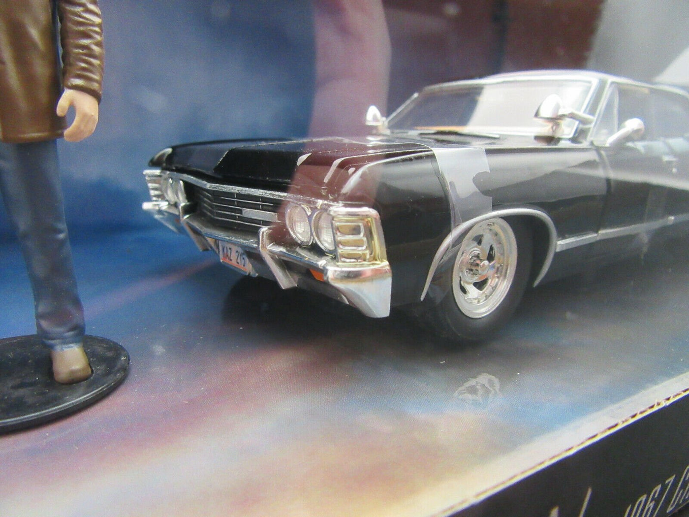 Dean Winchester & 1967 Chevy Impala SS Sedan ~ Die Cast ~ Supernatural ~ 1:24
