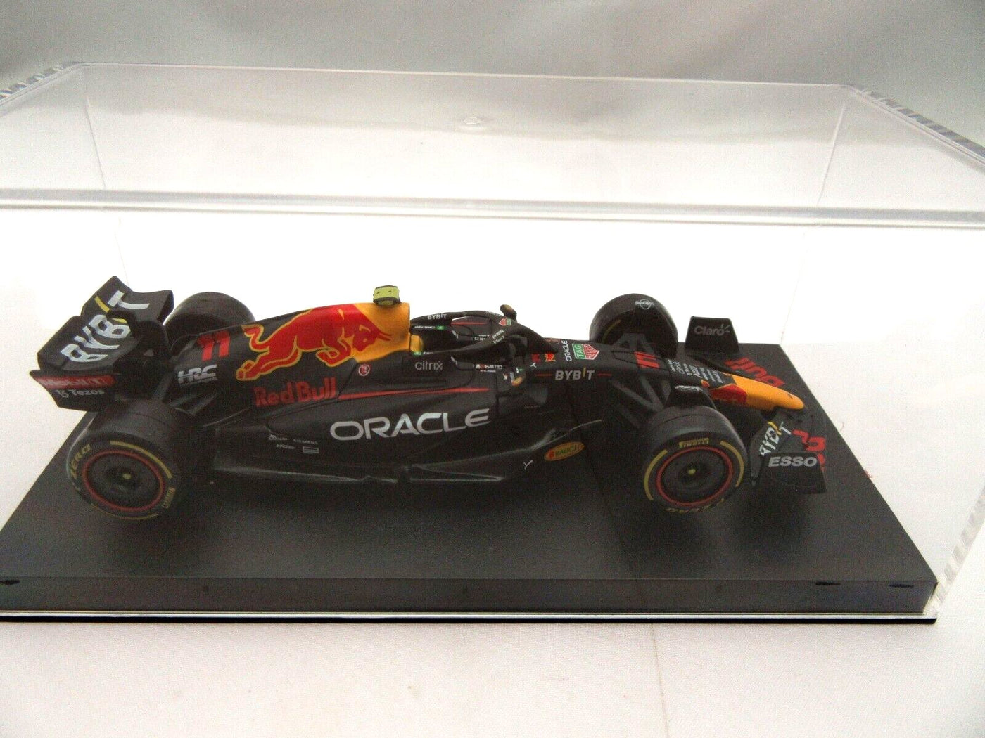 Oracle Red Bull Racing RB18 ~ Perez #11 ~  Die Cast