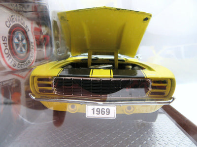 1969 Chevrolet Camaro Z/28 ~ Yellow ~ Die Cast Car ~ M2 Machines ~ 1:24