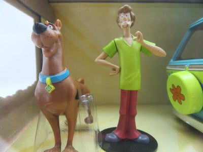 The Mystery Machine w/ Shaggy & Scooby-Doo ~ Die Cast ~ 1:24 scale