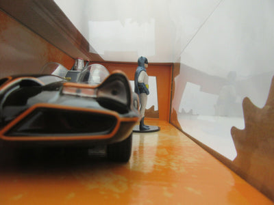 Classic Batmobile ~ 1966 Ford Galaxie ~  Die Cast Car ~ Batman ~ 1:24