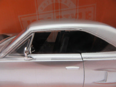 1970 Plymouth Road Runner ~ Die Cast Car ~ Bigtime Muscle ~ Silver ~ 1:24