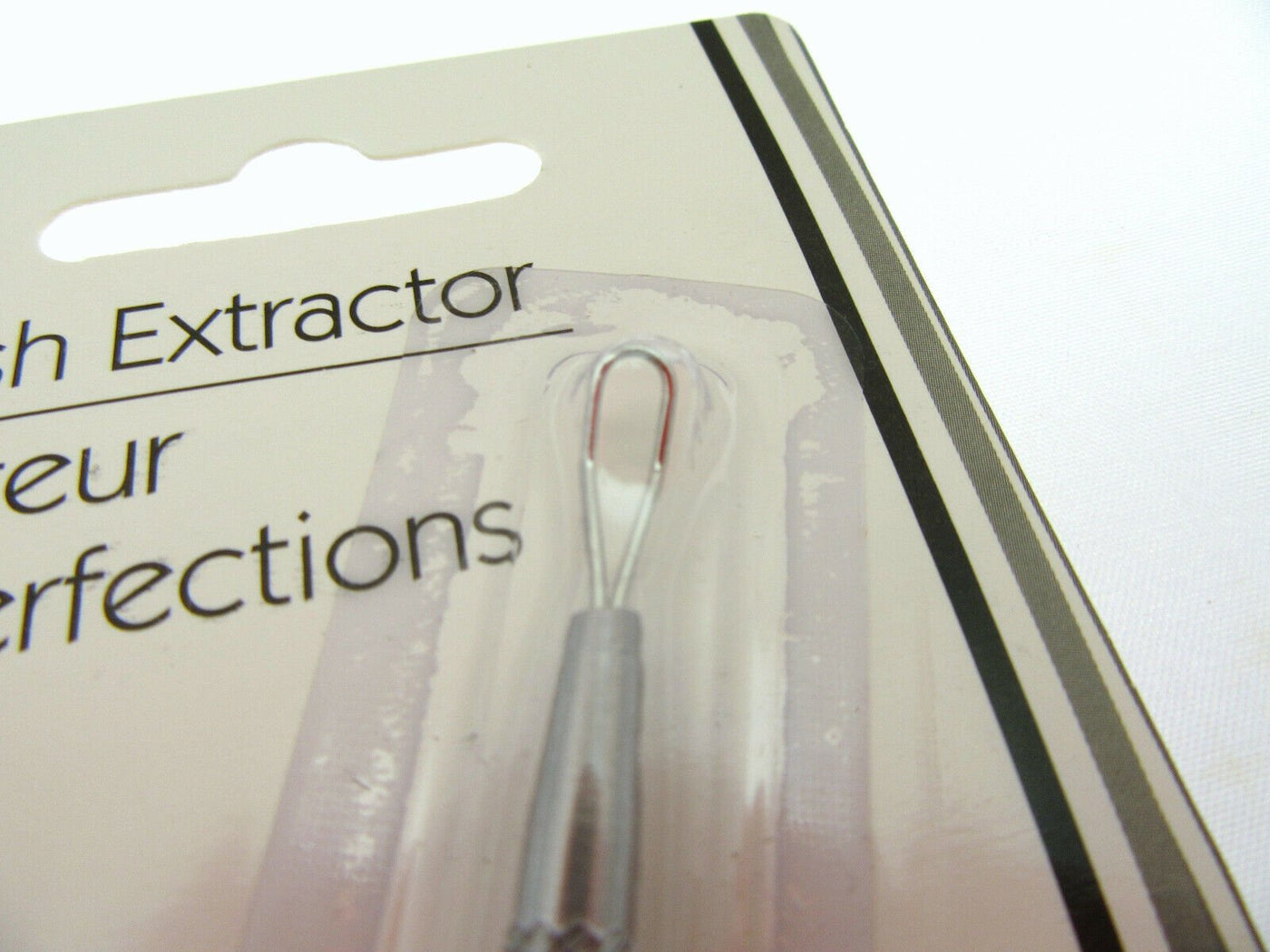 Blemish Extractor ~ Sassy & Chic ~ Removes Whiteheads & Blackheads